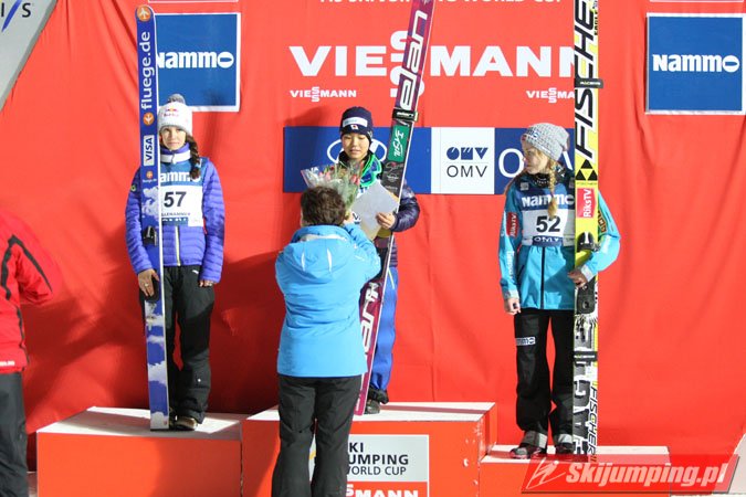 131 Podium konkursu kobiet